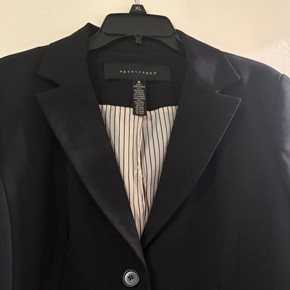 Apostrophe Women's Classic Black Blazer